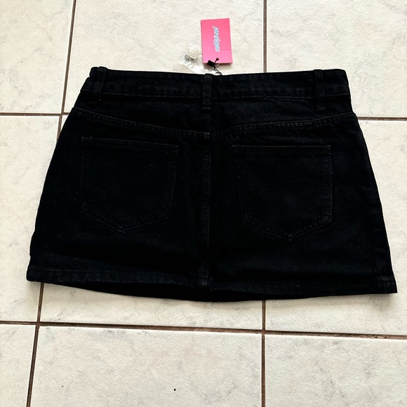Edikted Jet Black Mini Skirt - Picture 2 of 3